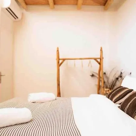 μooi Katrins Mykonos Town